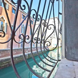  Apartment San Barnaba On The Canal Italy