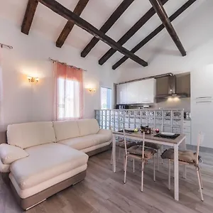 Apartment Ca' Laura - Centro - 10 Min From Venice, Murano