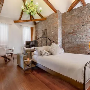  Apartment Duomo With Canal View Italy
